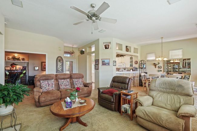 573 Fribourg Ln, House other with 3 bedrooms, 2 bathrooms and null parking in Manteca CA | Image 15