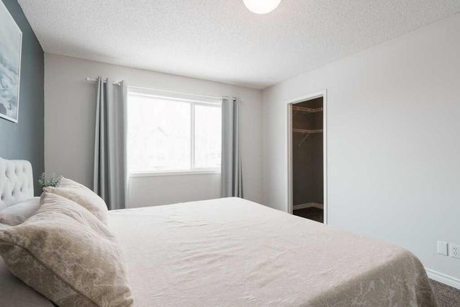 145 Douglas Glen Manor Se, Home with 3 bedrooms, 3 bathrooms and 4 parking in Calgary AB | Image 24