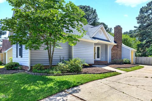106 Allison Way, Cary, NC, 27511-5586 | Card Image