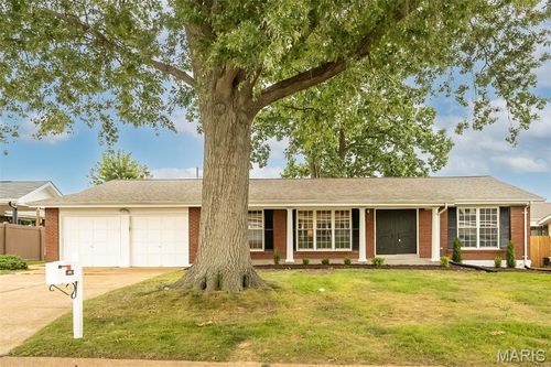 4112 Chasewood Dr, Saint Louis, MO, 63128-1420 | Card Image