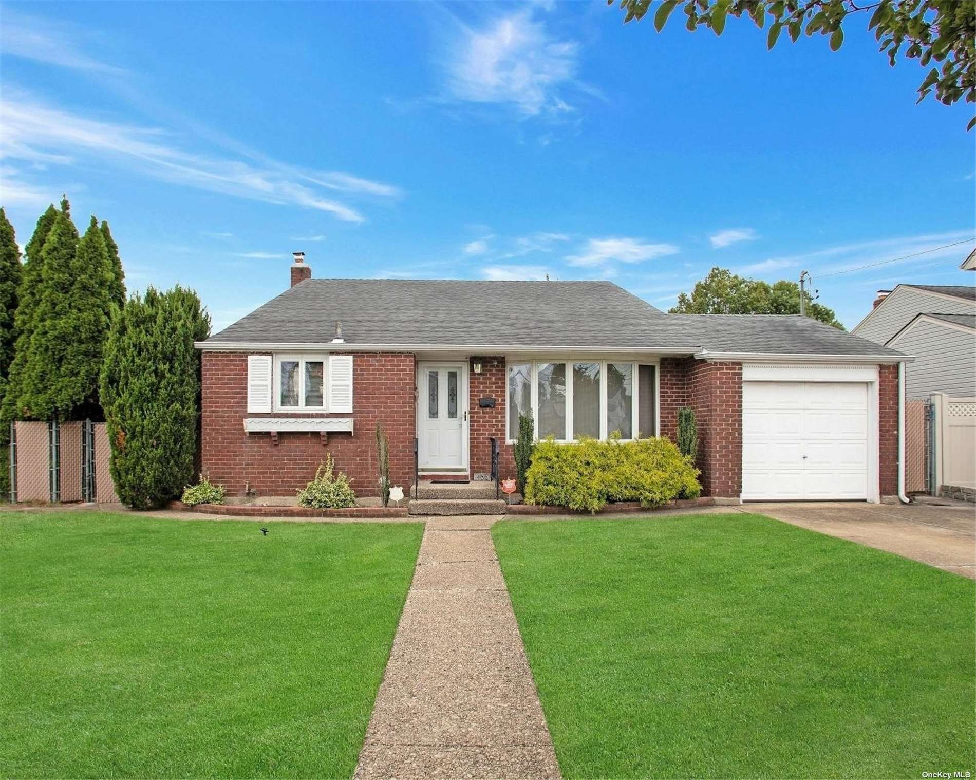 Atlantic Ave, Massapequa Park, NY 11762