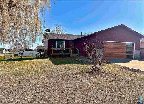 1605 E 71st St N, Sioux Falls, SD, 57104-9220 | Card Image