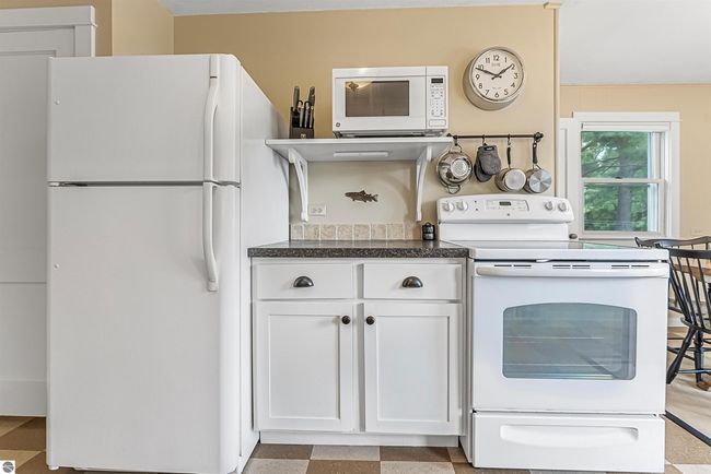 509 Spruce St, House other with 3 bedrooms, 1 bathrooms and null parking in Elk Rapids MI | Image 25