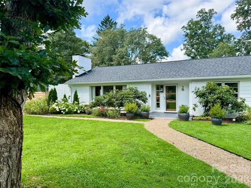 15 Red Oak Rd, Asheville, NC, 28804-2326 | Card Image