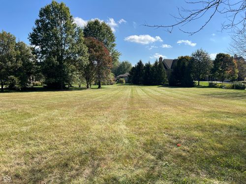887 Box Turtle Ct, Columbus, IN, 47201-7590 | Card Image