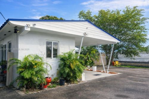 1281 Nw 31st Ave, Miami, FL, 33125-1900 | Card Image