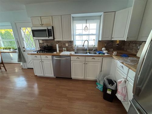 14 Heather Ln, Plainview, NY, 11803-5104 | Card Image