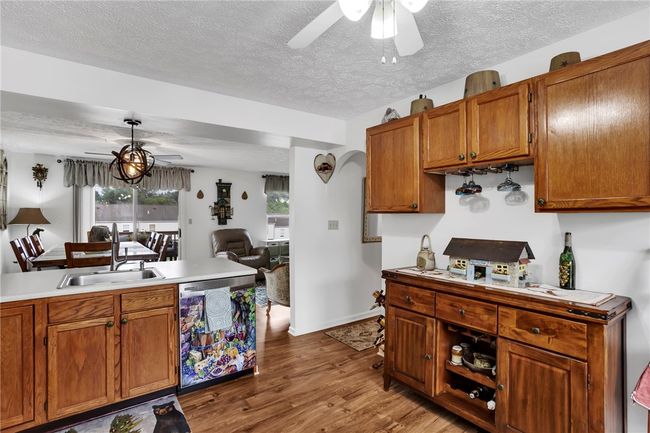 201 Manor View Dr, Townhouse with 3 bedrooms, 4 bathrooms and 2 parking in Manor PA | Image 29