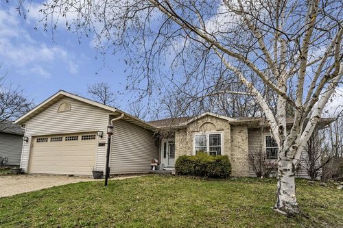 2328 Brookstone Lane, Waukesha, WI, 53188 | Card Image