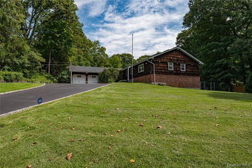 37 Buckingham Dr, Dix Hills, NY, 11746-5409 | Card Image
