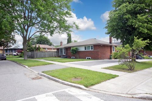 1 Barnes Cres, Scarborough, ON, M1G1Z8 | Card Image