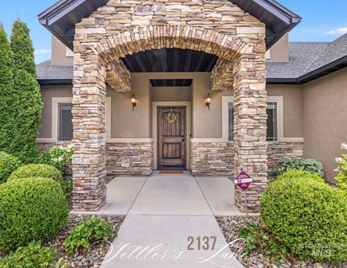 2137 Settlers Ln, Twin Falls, ID, 83301-7888 | Card Image