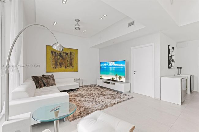 APT-2004 - 50 S Pointe Dr, Condo with 2 bedrooms, 3 bathrooms and null parking in Miami Beach FL | Image 13