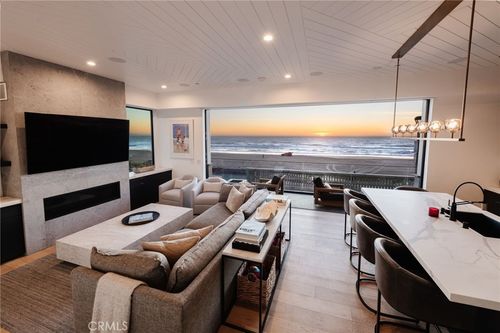 a-2200 The Strand, Manhattan Beach, CA, 90266-6524 | Card Image