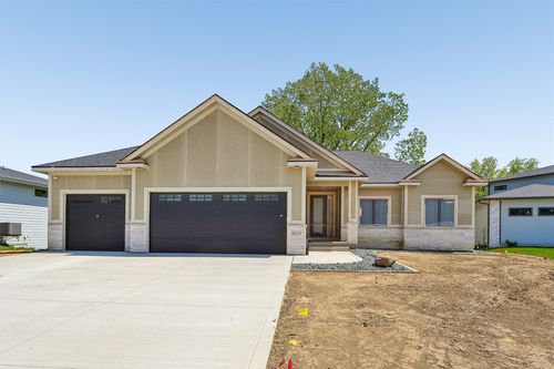 5011 153rd St, Urbandale, IA, 50323-1226 | Card Image