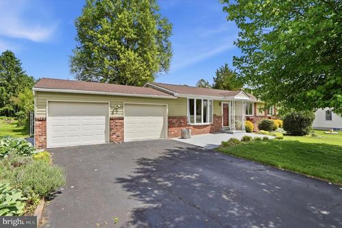 5231 Price Ave, COOPERSBURG, PA, 18036-1313 | Card Image