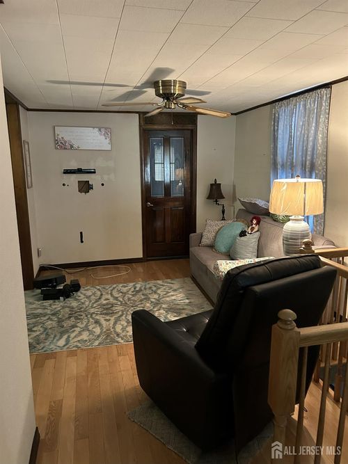 73 Edgar St, Carteret, NJ, 07008-2707 | Card Image