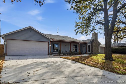 2813 88th East Ave, Tulsa, OK, 74129-6625 | Card Image