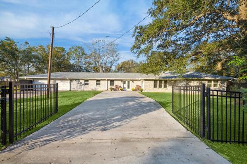 13800 6th Street, Santa Fe, TX, 77517 | Card Image