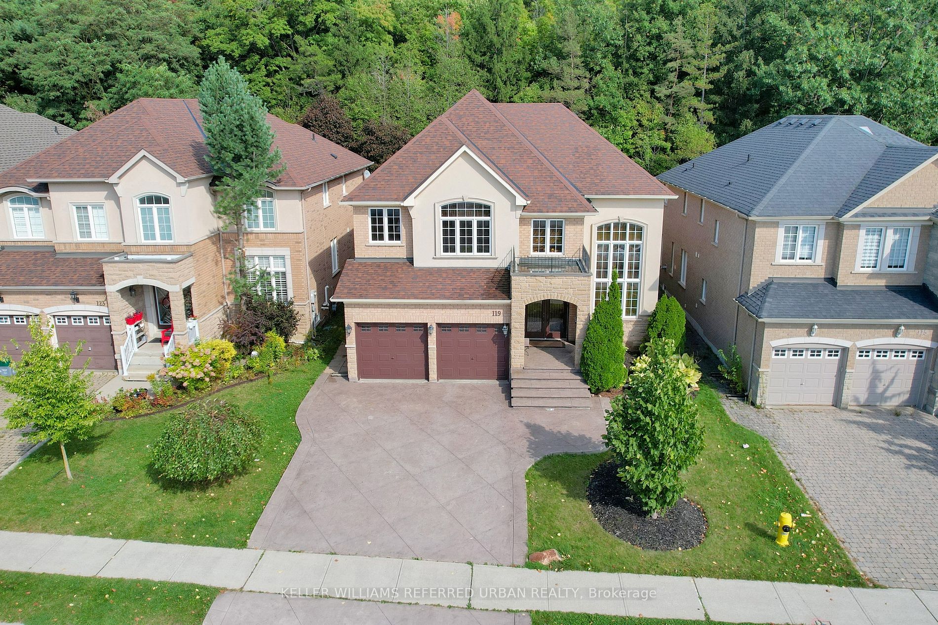 119 Thornhill Woods Dr, For Sale in Thornhill Zoocasa