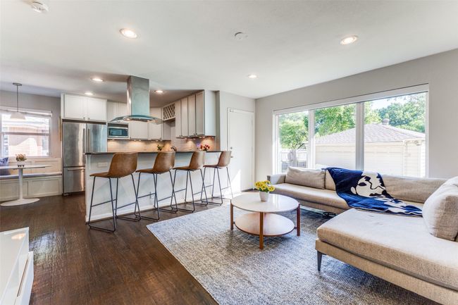 Living area with recessed lighting | Image 9