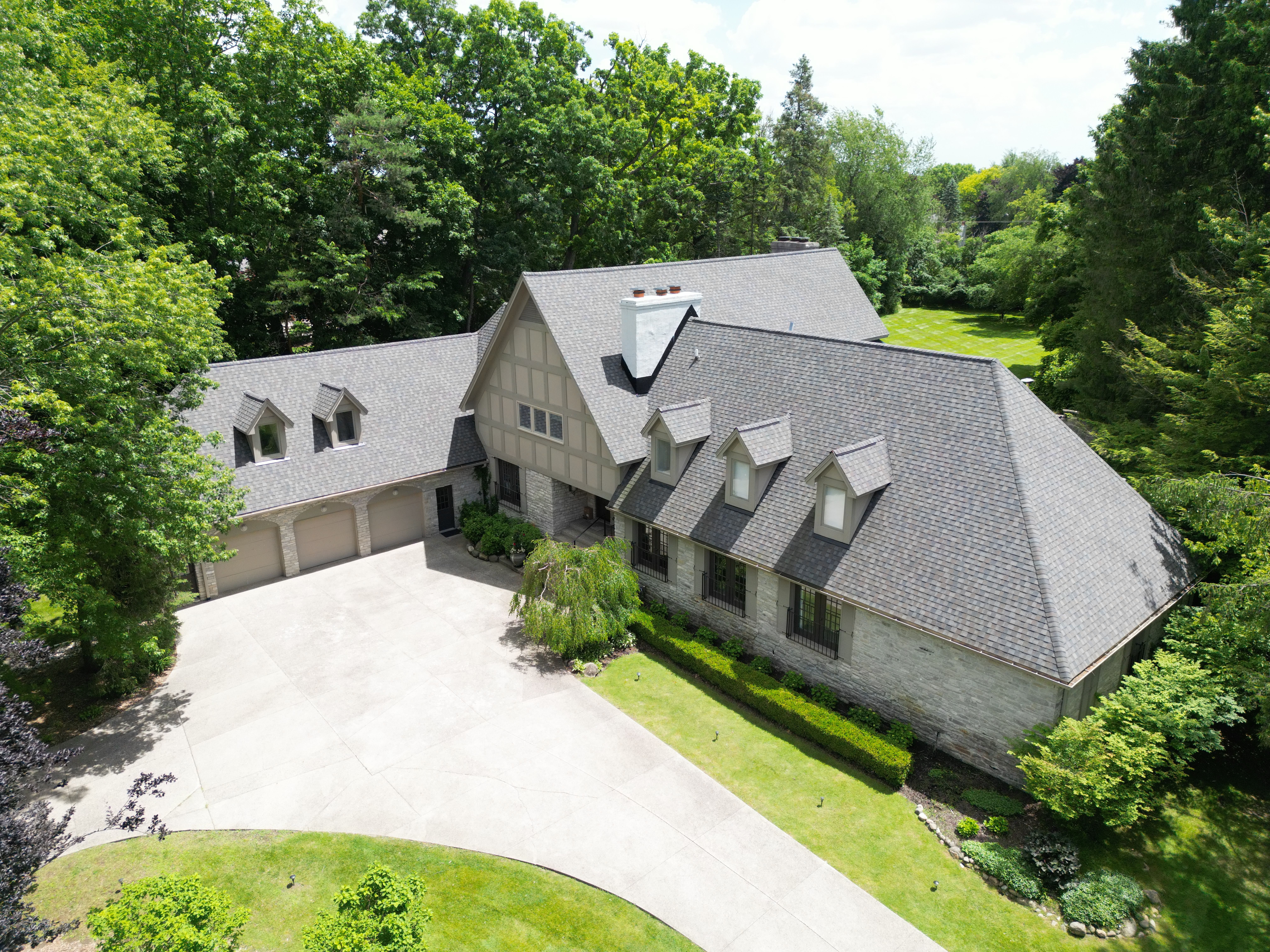 Cranbrook Ct, Bloomfield Hills, MI 48304