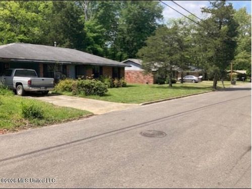 61 Chandler St, West Point, MS, 39773-2144 | Card Image