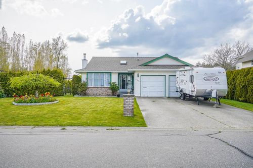 3329 197 St, Langley, BC, V3A7X4 | Card Image