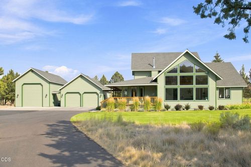 8045 Nw Grubstake Way, Redmond, OR, 97756-8096 | Card Image