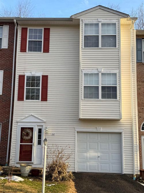 32 Fairway Dr, Mount Clare, WV, 26408-9713 | Card Image