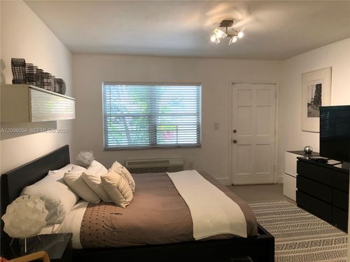 105-911 Meridian Ave, Miami Beach, FL, 33139-8421 | Card Image