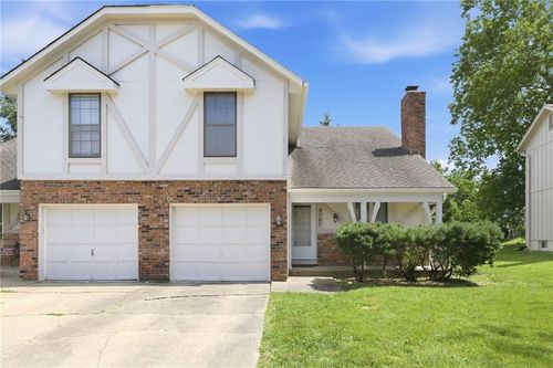 9707 W 83rd Ter, Overland Park, KS, 66212-4470 | Card Image