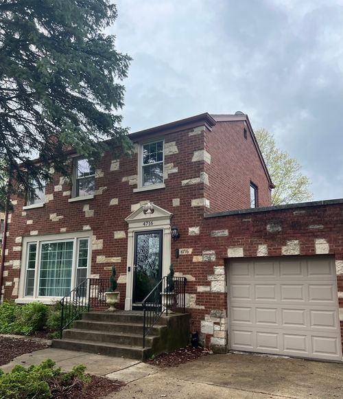 4716 Wolf Rd, Western Springs, IL, 60558-1733 | Card Image