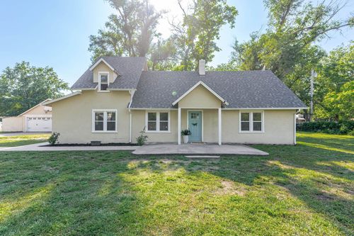 2098 N Westridge Ct, Wichita, KS, 67203-1063 | Card Image