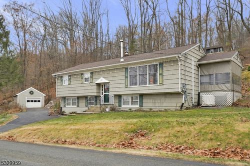 96 Musconetcong River Rd, Washington, NJ, 07882-3009 | Card Image