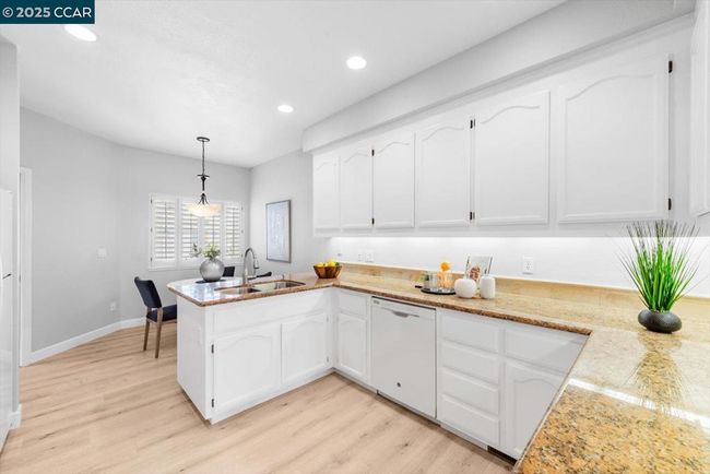 1359 Shell Ln, Townhouse with 3 bedrooms, 3 bathrooms and 2 parking in Clayton CA | Image 14