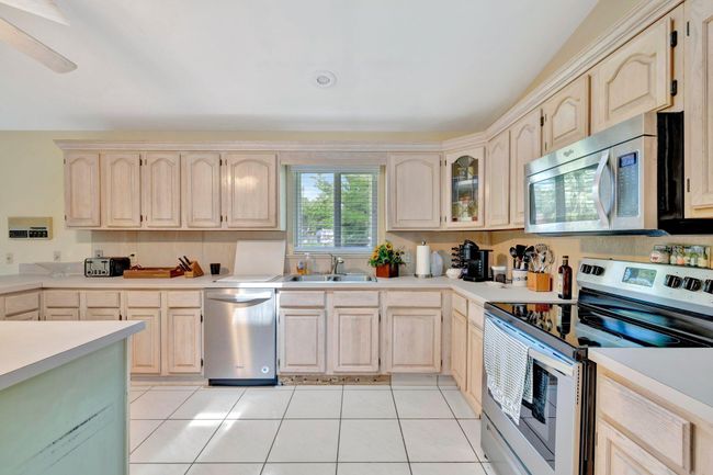 2654 Sw Cadet Cir, House other with 4 bedrooms, 4 bathrooms and null parking in Port St. Lucie FL | Image 9