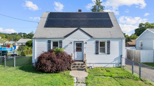 484 Reitter St W, Stratford, CT, 06614-3741 | Card Image
