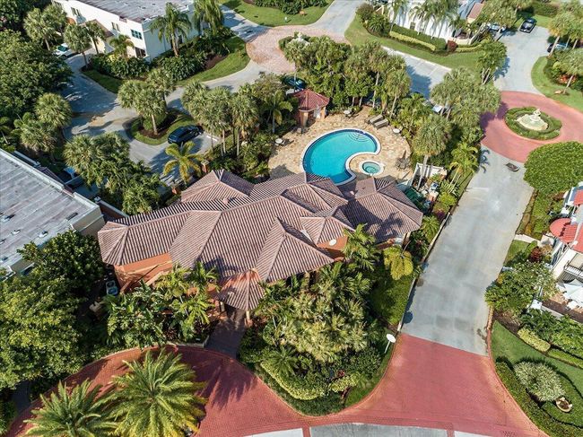 41 Uno Lago Dr, Condo with 2 bedrooms, 3 bathrooms and null parking in Juno Beach FL | Image 44
