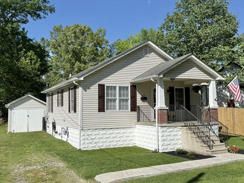 413 W 5th St, Dickson, TN, 37055-1754 | Card Image