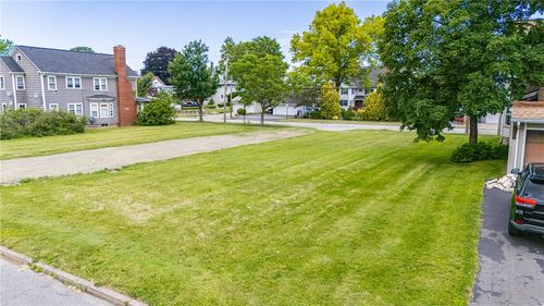 425 A Beach Ave, Rochester, NY, 14612-2011 | Card Image
