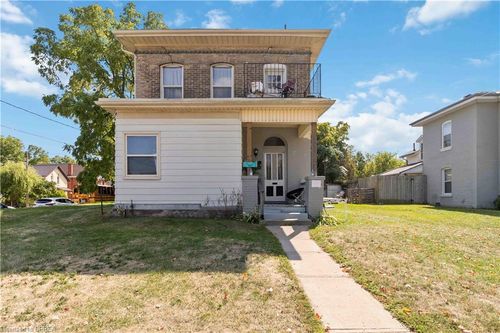 22 Park Ave, Brantford, ON, N3S5H3 | Card Image