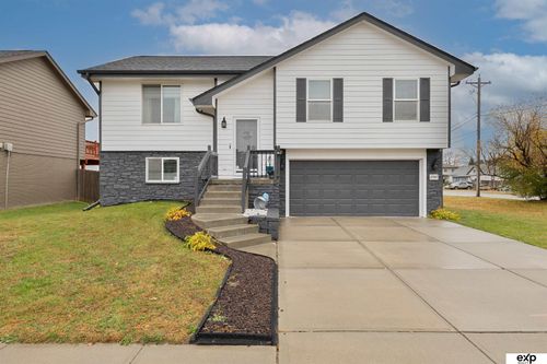 2397 Avenue M Way, Council Bluffs, IA, 51501-0800 | Card Image