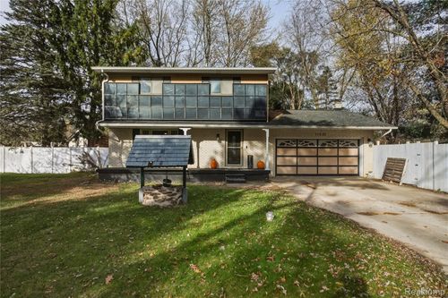 11033 Carr Rd, Davison, MI, 48423-9317 | Card Image