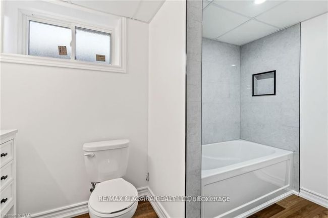 7422 Dorchester Rd, House other with 4 bedrooms, 2 bathrooms and 3 parking in Niagara Falls ON | Image 25