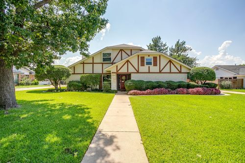 1327 Hemphill Dr, Cleburne, TX, 76033-6622 | Card Image