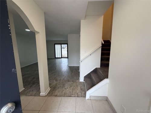 1780 13 Mile Rd, Madison Heights, MI, 48071-1538 | Card Image