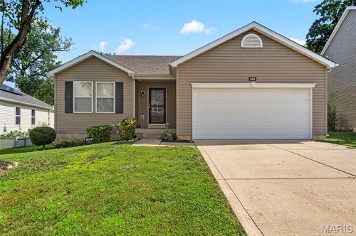 549 Rifle Ridge Dr, Wentzville, MO, 63385-8857 | Card Image