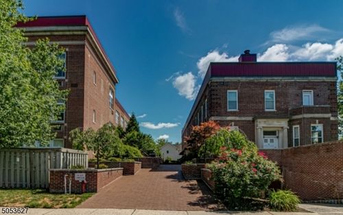 1bs-519 Trinity Pl, Westfield, NJ, 07090-3376 | Card Image