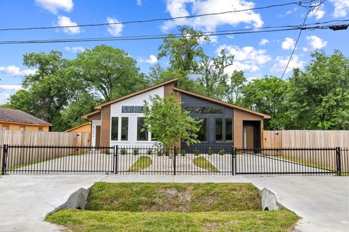 8109 Hamlet St, Houston, TX, 77078-2726 | Card Image